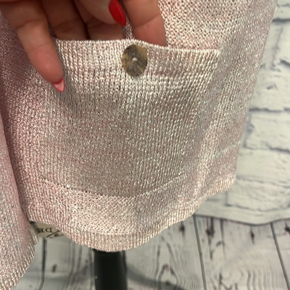Sportsworks Studio Lightweight Sweater Top Pink Sequins Pockets Size Small USA - Picture 5 of 10